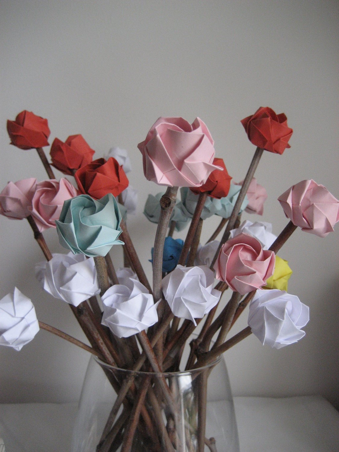 Букет из бумаги а4. Цветы из бумаги. Букет из бумажных цветов. Букет оригами. Поделка букет цветов.