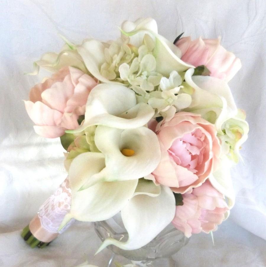 Букет невесты лилии