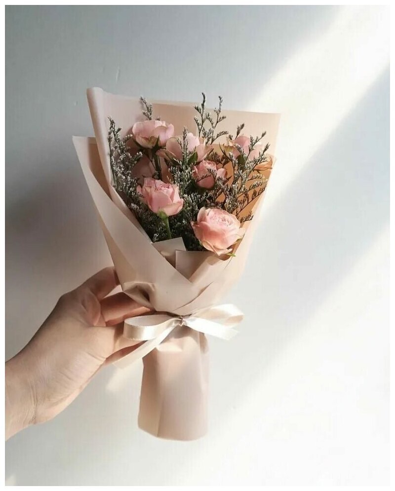 Роза мелкоцветковая кустовая букет