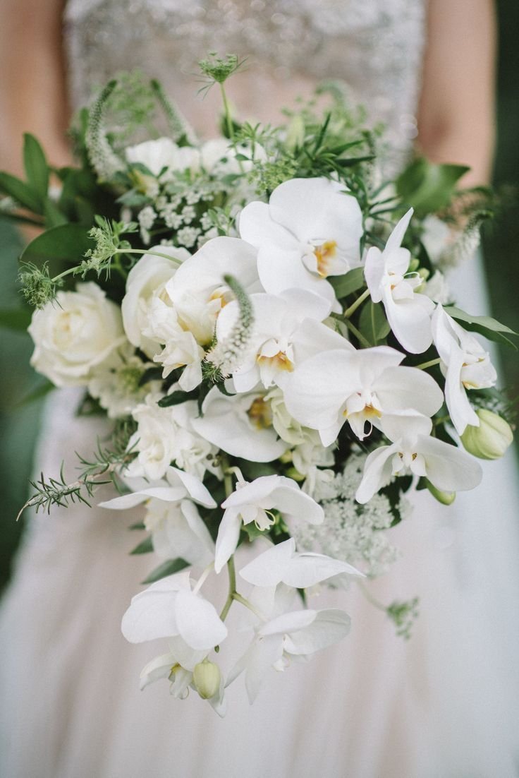 Букет невесты лилии Каскад