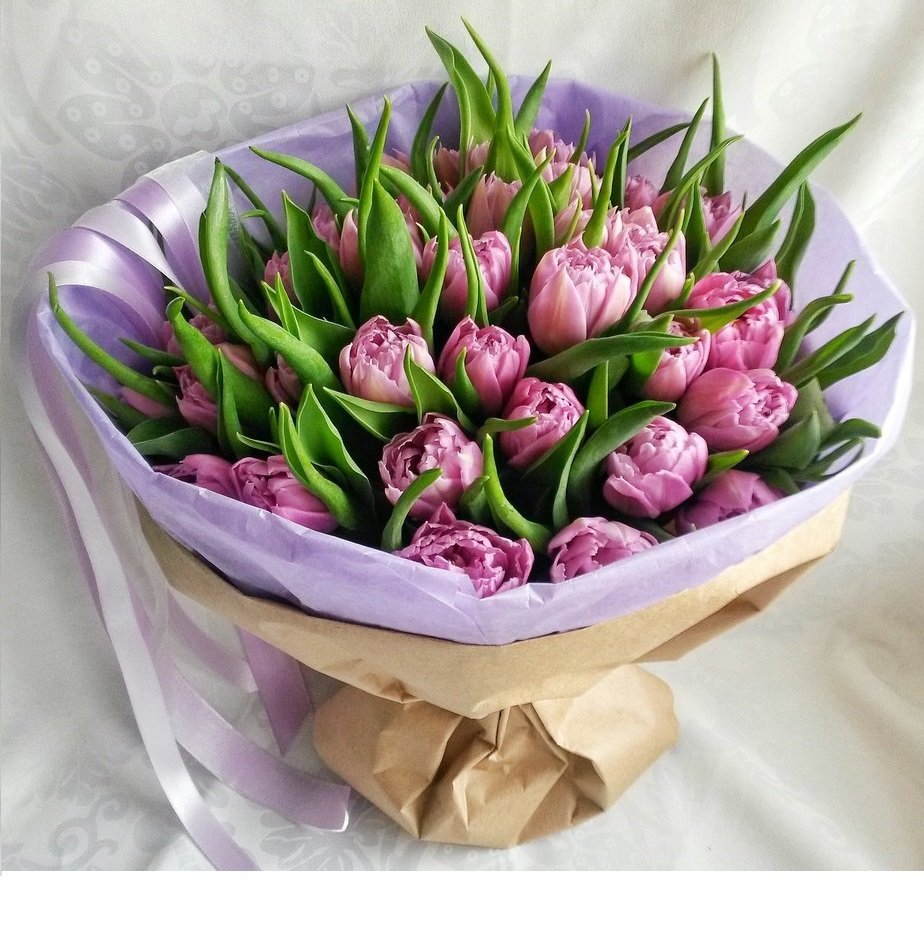 19 Пионовидных тюльпанов
