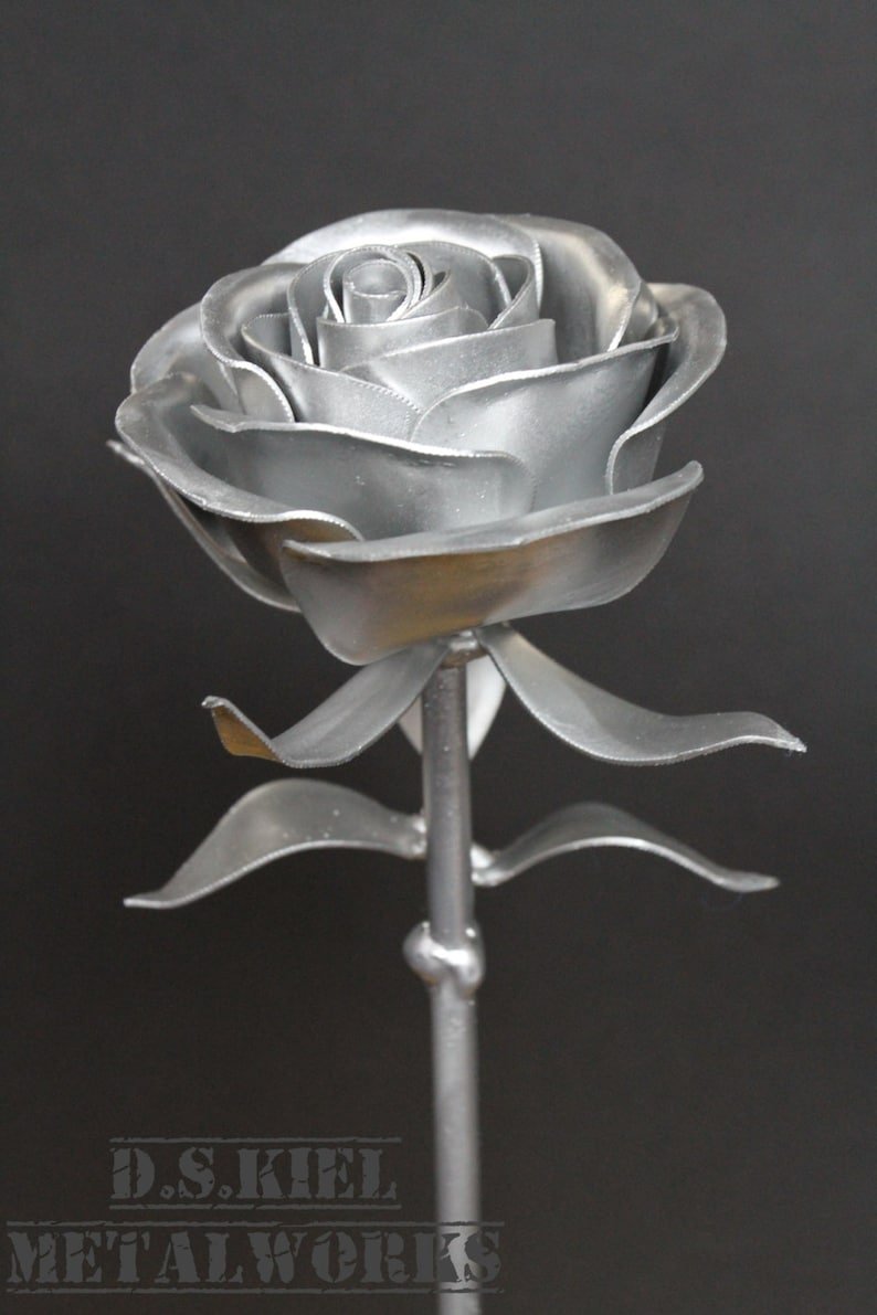Серебряная роза