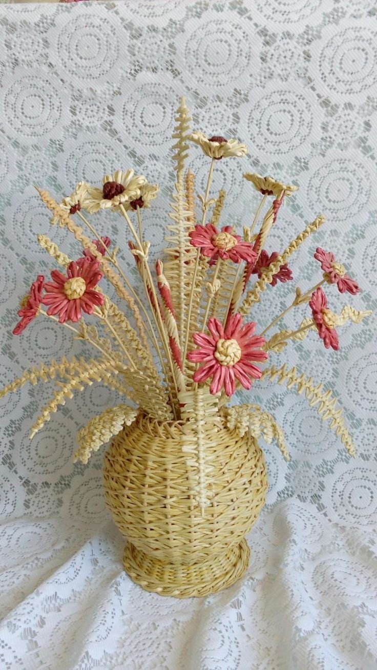 Плетеные цветы из бумажной лозы