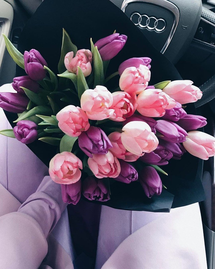 Букет цветов в Ауди