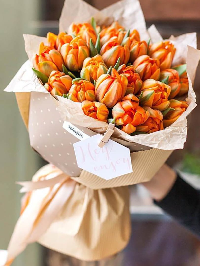 Тюльпаны персикового цвета