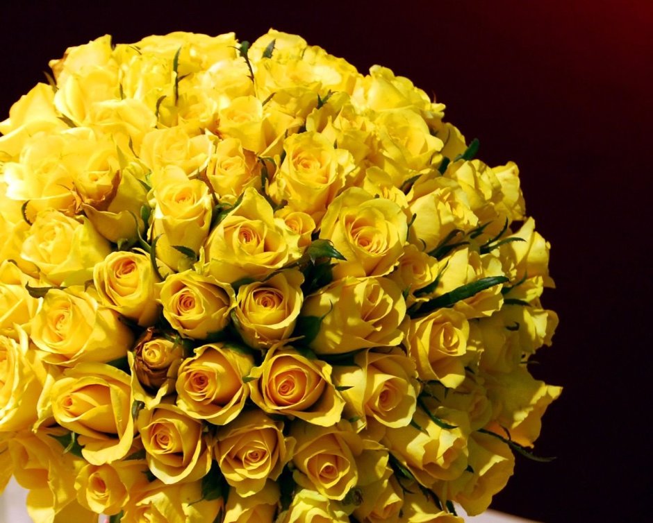 Самый красивый желтый букет роз
