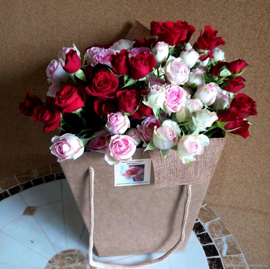 Розы в красивой упаковке