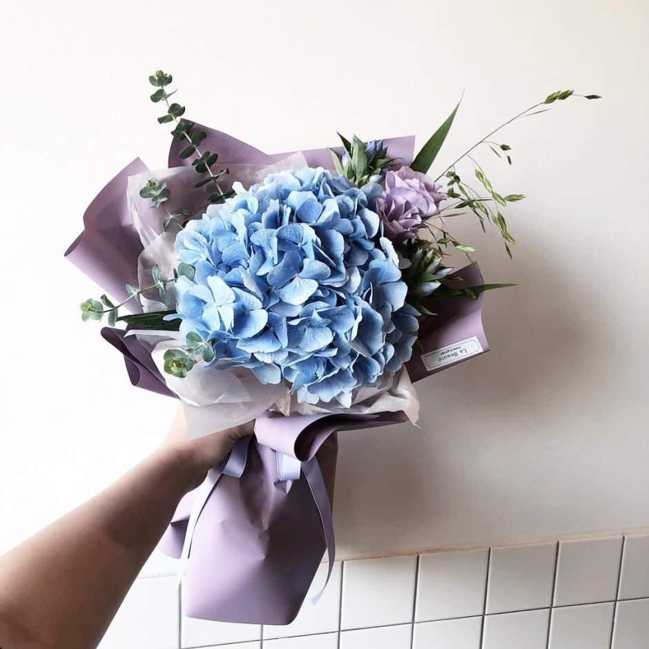 Синий букет невесты с пионовидными розами