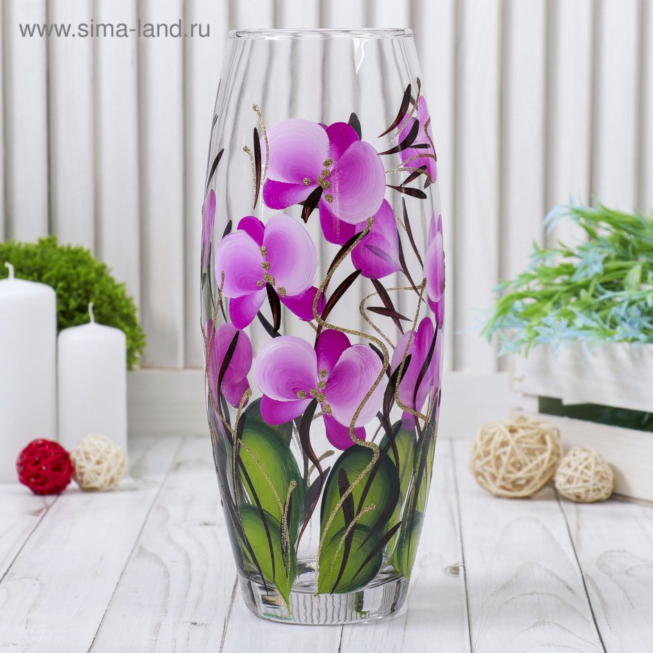 Орхидея розовая в вазе