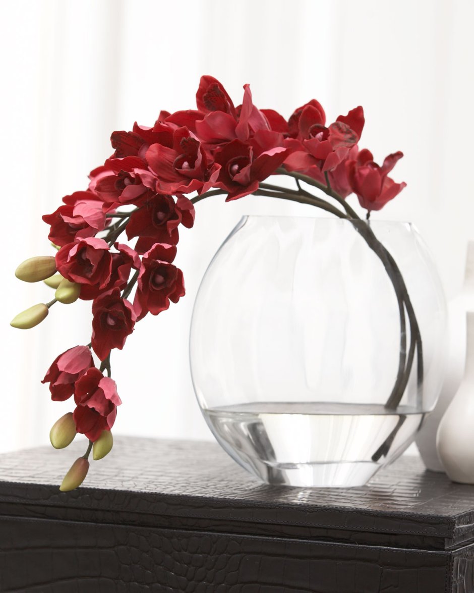 Искусственная Орхидея в прозрачной вазе