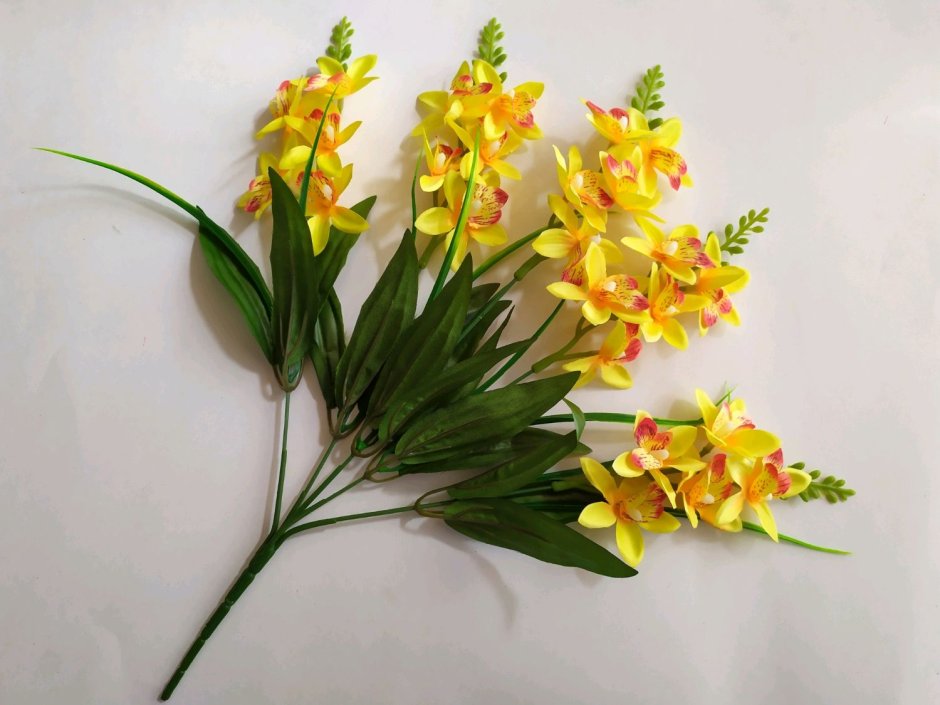 Мелкая Орхидея 4 веток