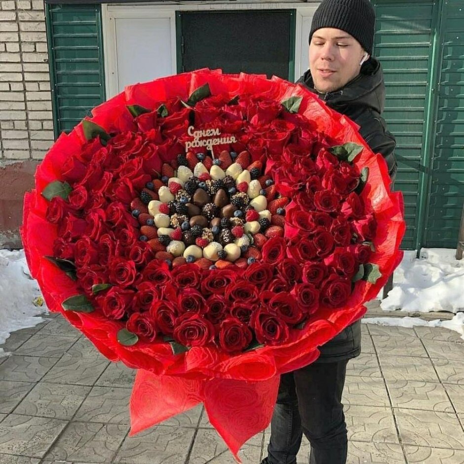 Букет роз огромный необычный