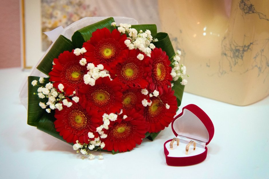 Букет невесты с герберами и хризантемами