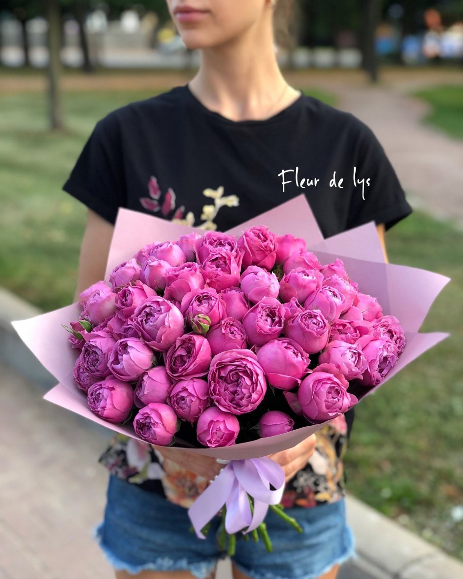 19 Пионовидных роз букет