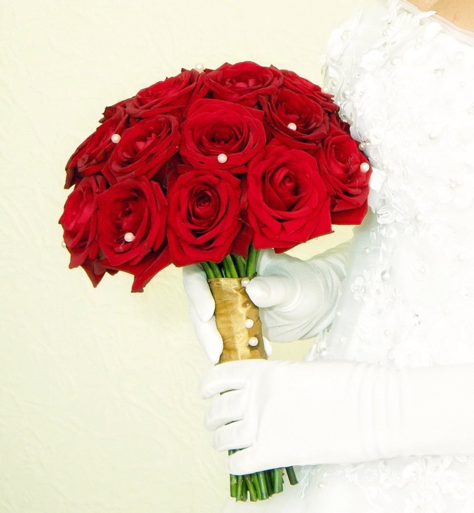 Большой свадебный букет из роз