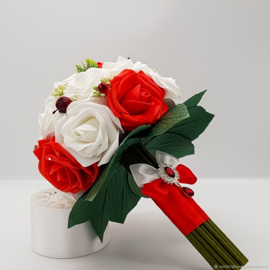 Свадебный букет из 5 роз