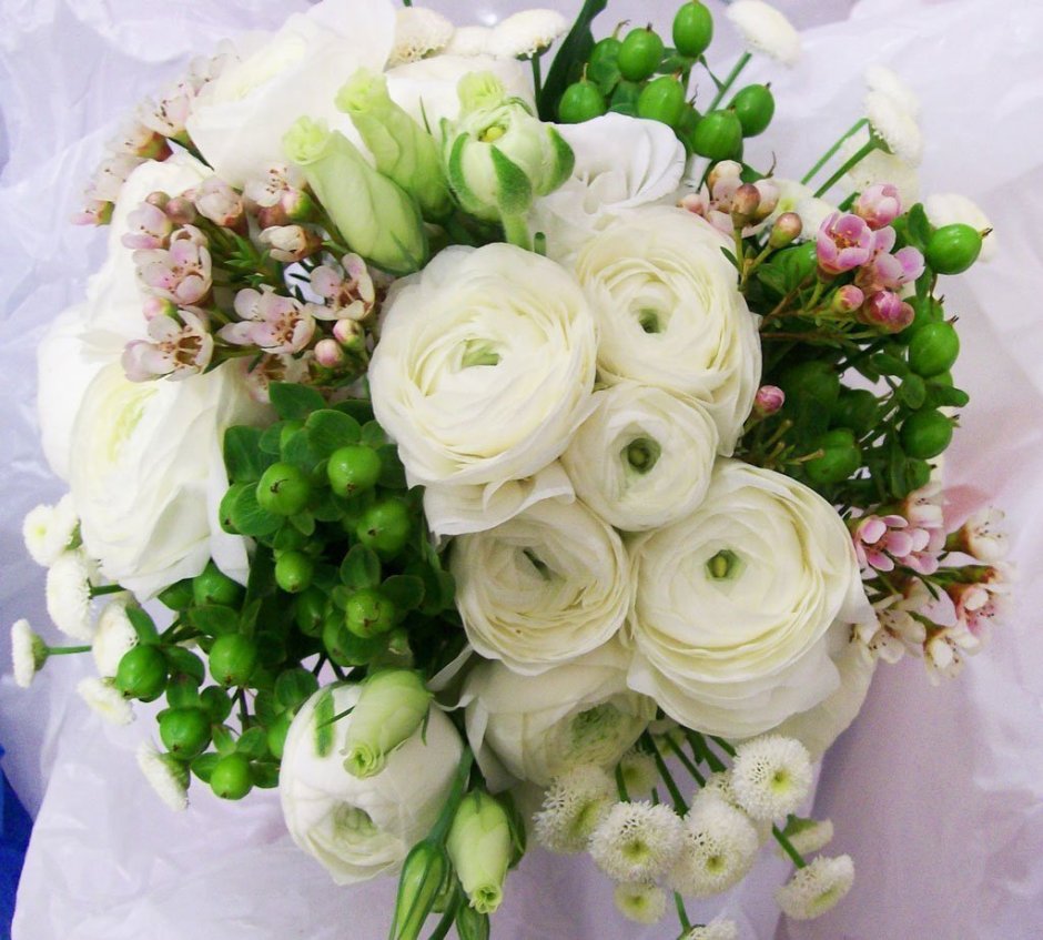 Букет бело зеленых роз