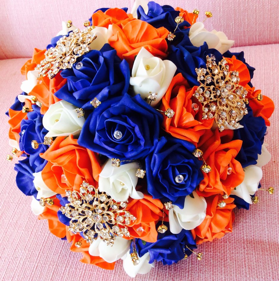 Букет невесты оранжевый с синим