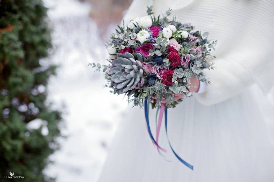 Зимний свадебный букет невесты