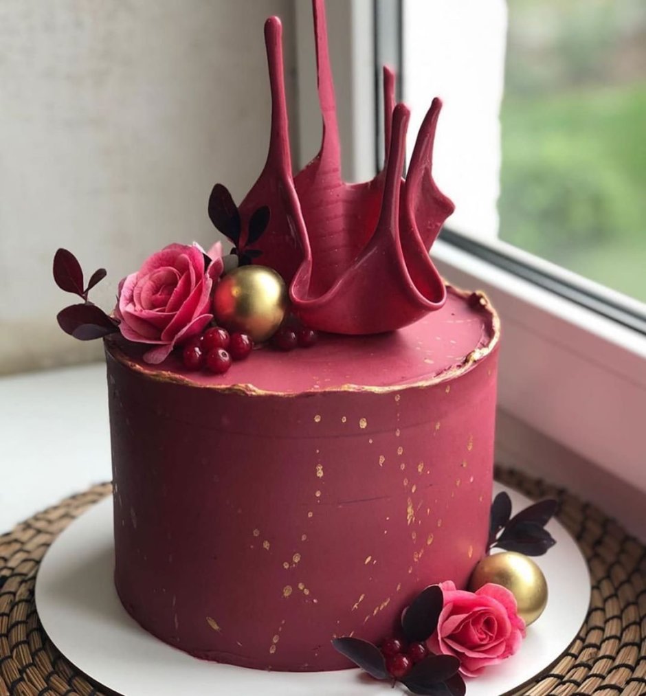 Торт жеода с живыми цветами