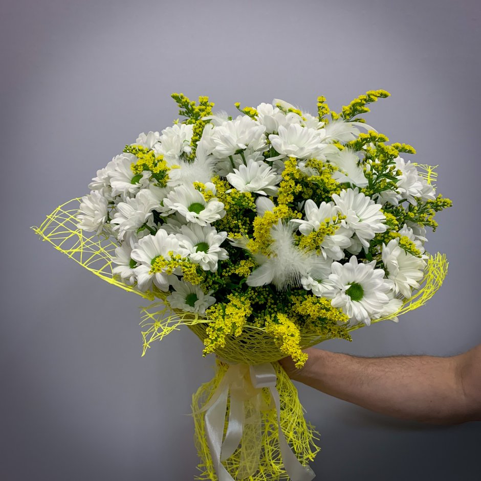 Букет белых хризантем
