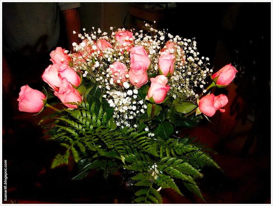 Цветы от любимого в вазе