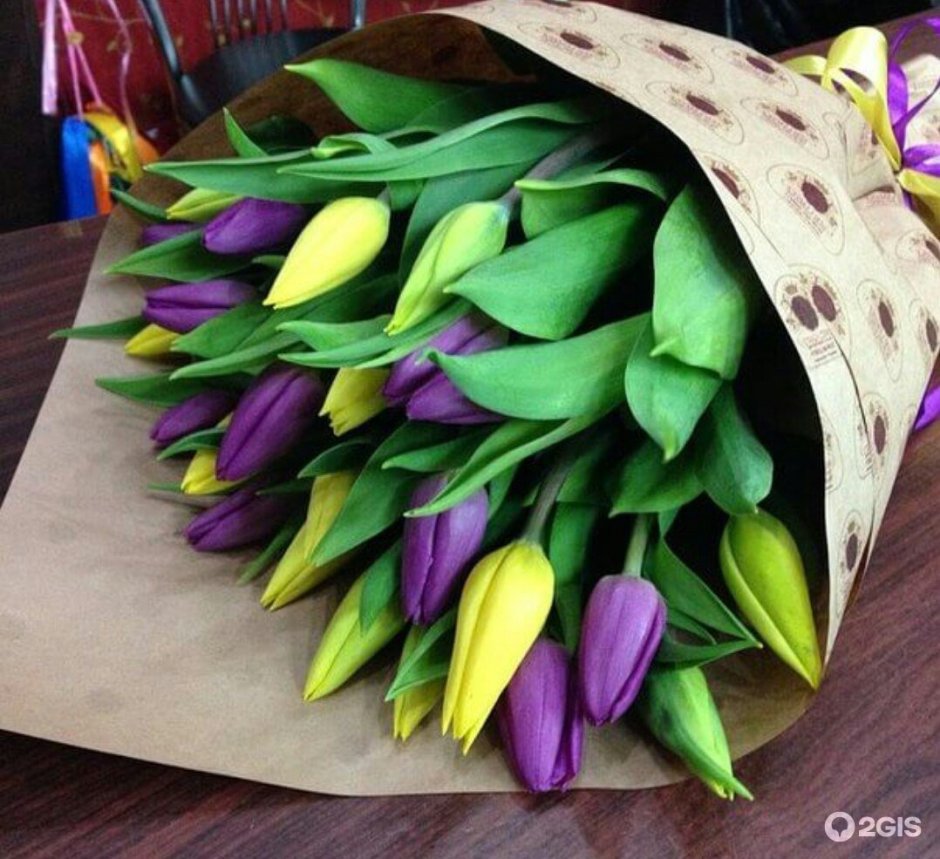 Букет тюльпанов желто фиолетовый