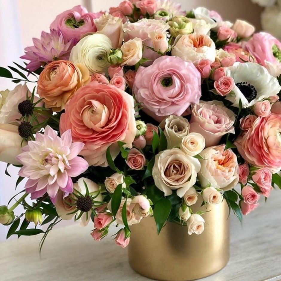 Красивый букет цветов для мамы