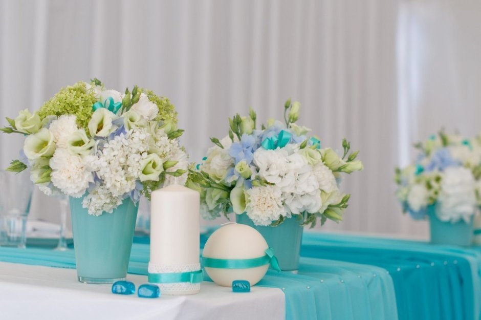 Цветы для свадебного стола бирюзовые