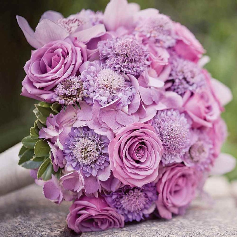 Букет из пурпурных цветов