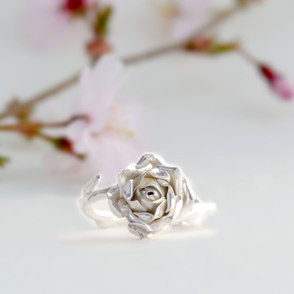 Кольцо роза из серебра