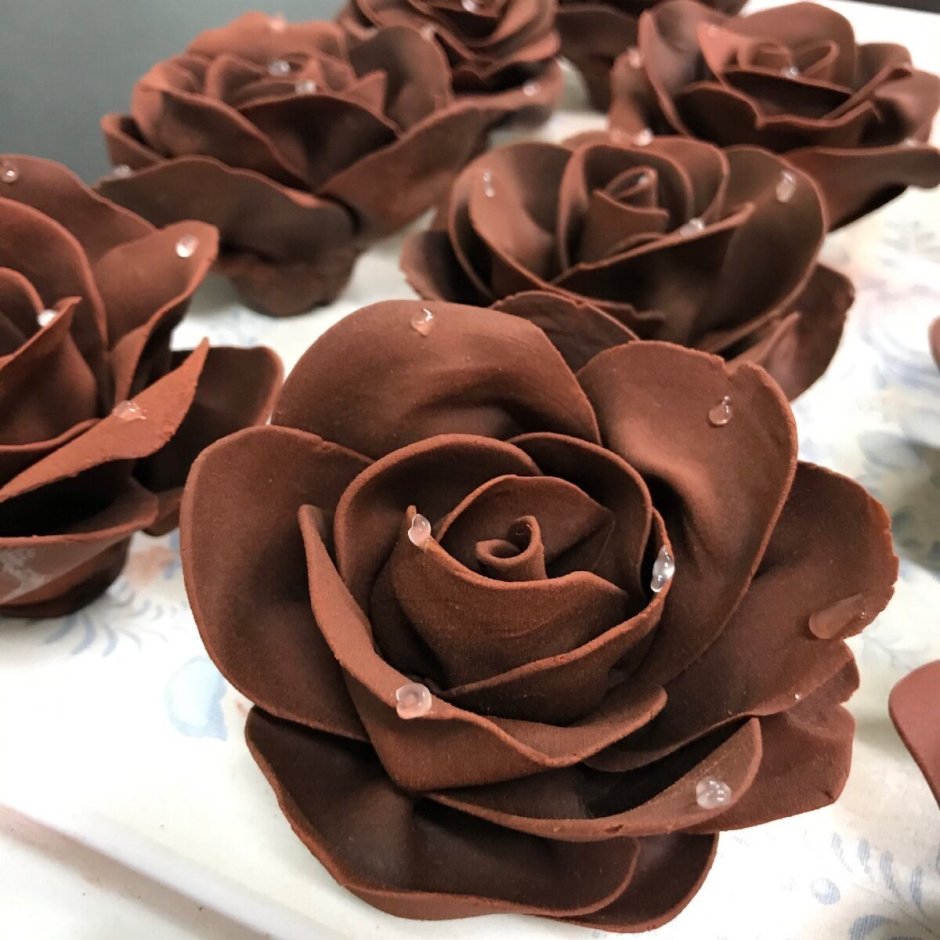 Цветы из пластичного шоколада