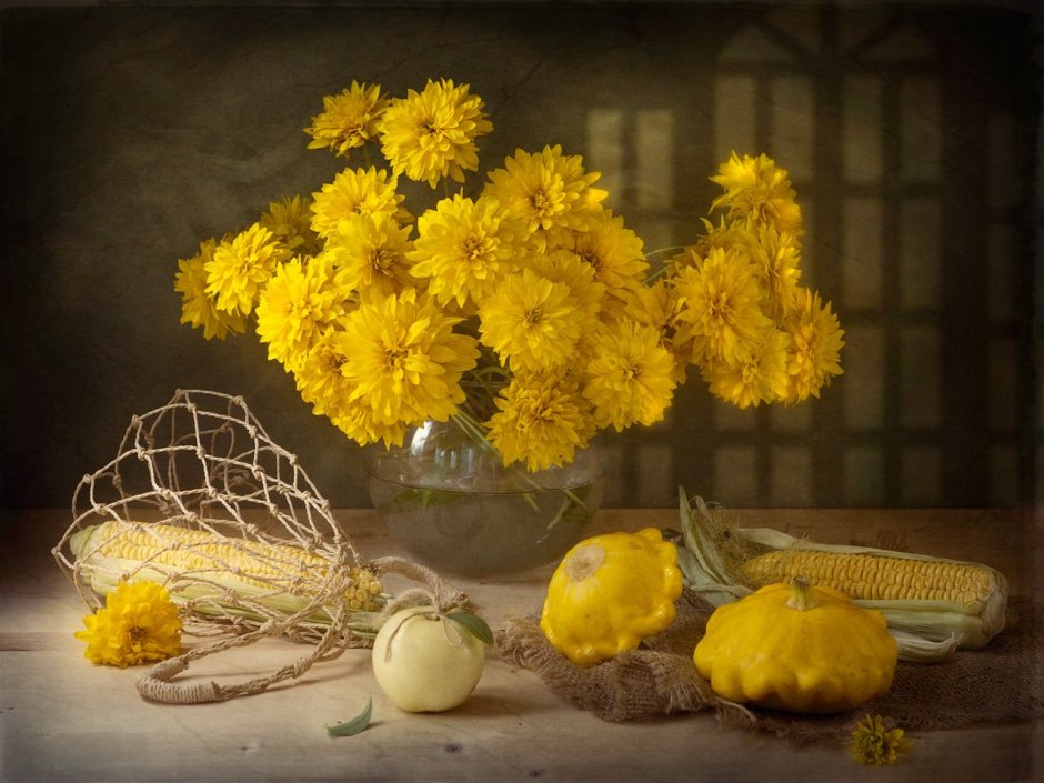 Натюрморт желтые цветы