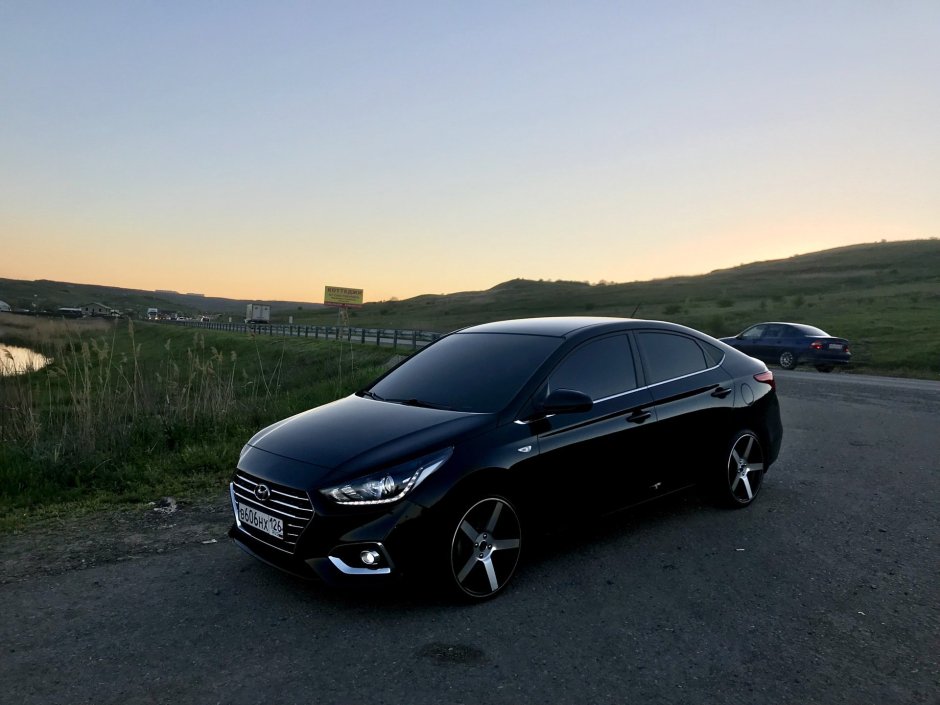 Hyundai Solaris 2 черный