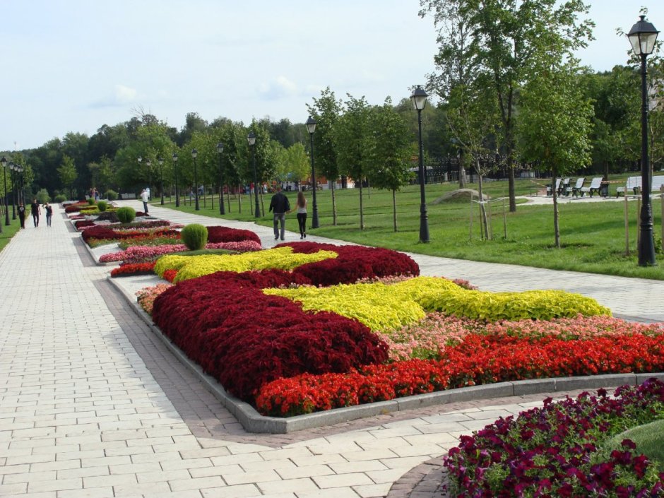 Цветники в парке Победы Набережные Челны