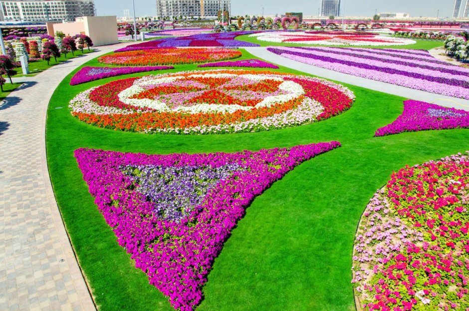Самый большой в мире парк цветов Miracle Garden
