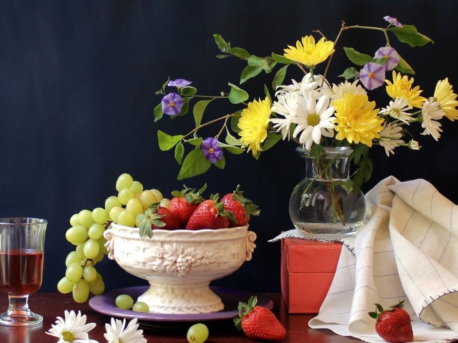 Натюрморт цветы и фрукты