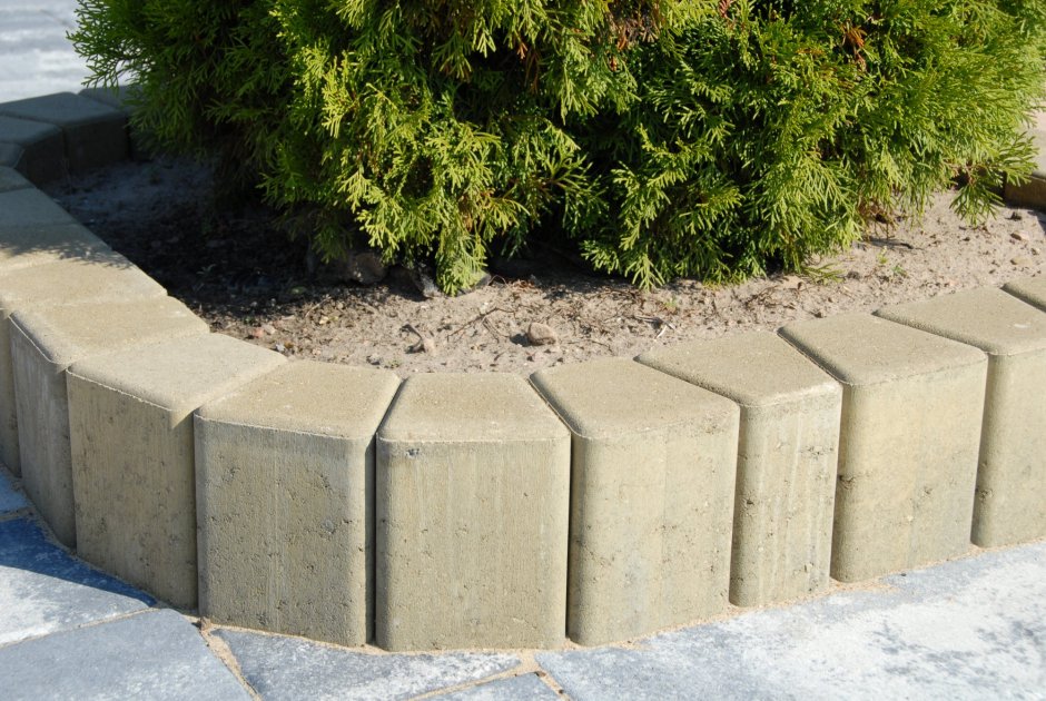 Палисад бетонный бордюр