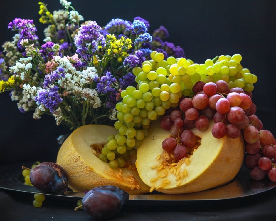 Натюрморт цветы и фрукты