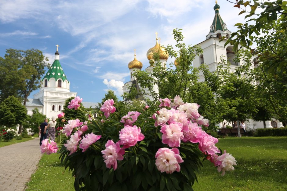 Кострома осенью монастырь