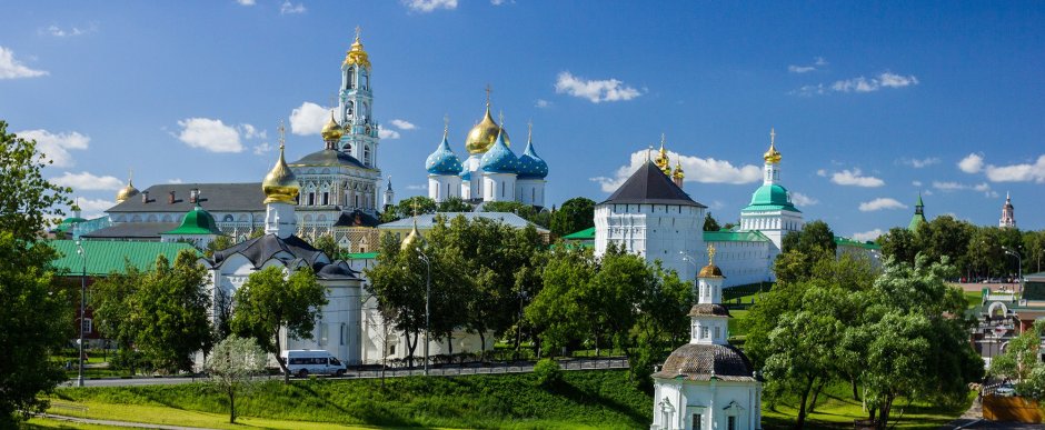 Православный храм весной