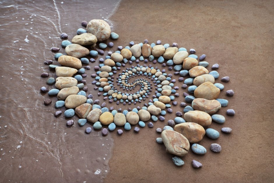 Искусство из камней Jon Foreman.