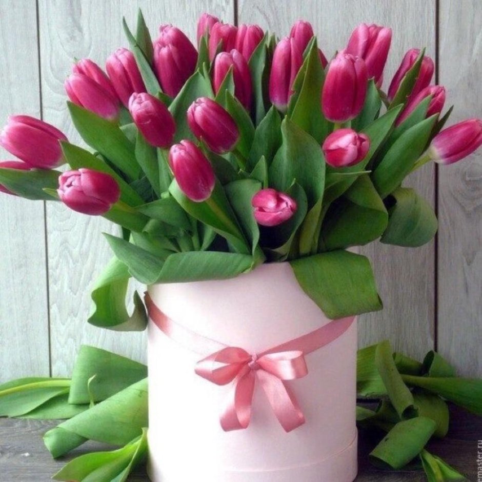 Букет тюльпанов в коробке