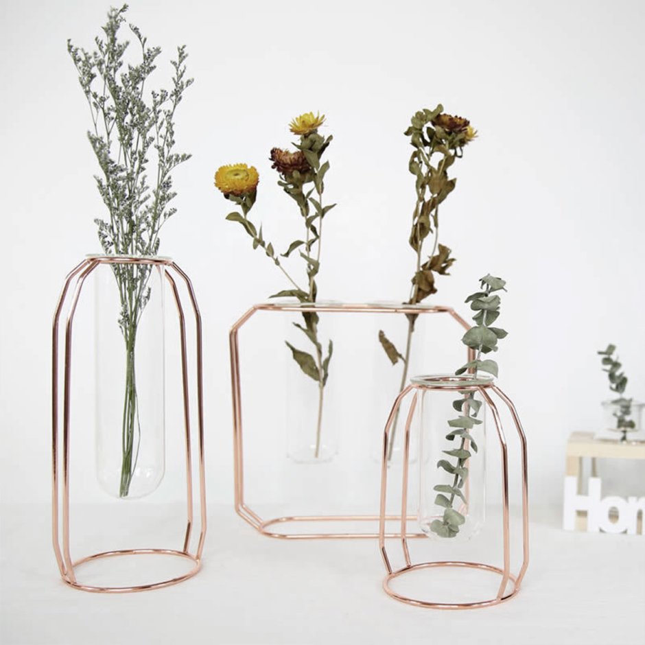 Стеклянные вазы для цветов