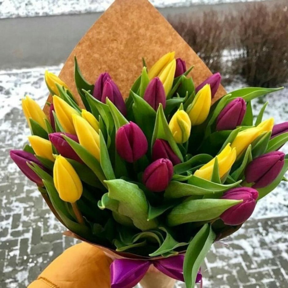 Яркий микс тюльпанов