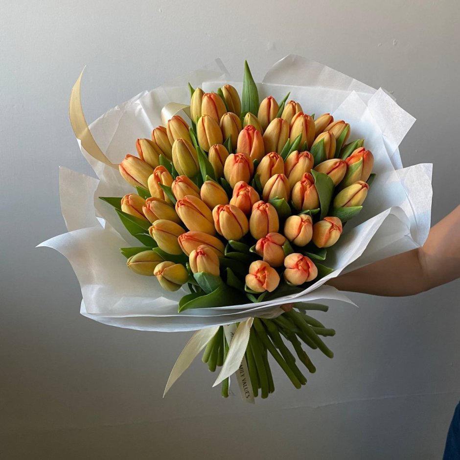Тюльпаны в персиковой коробке