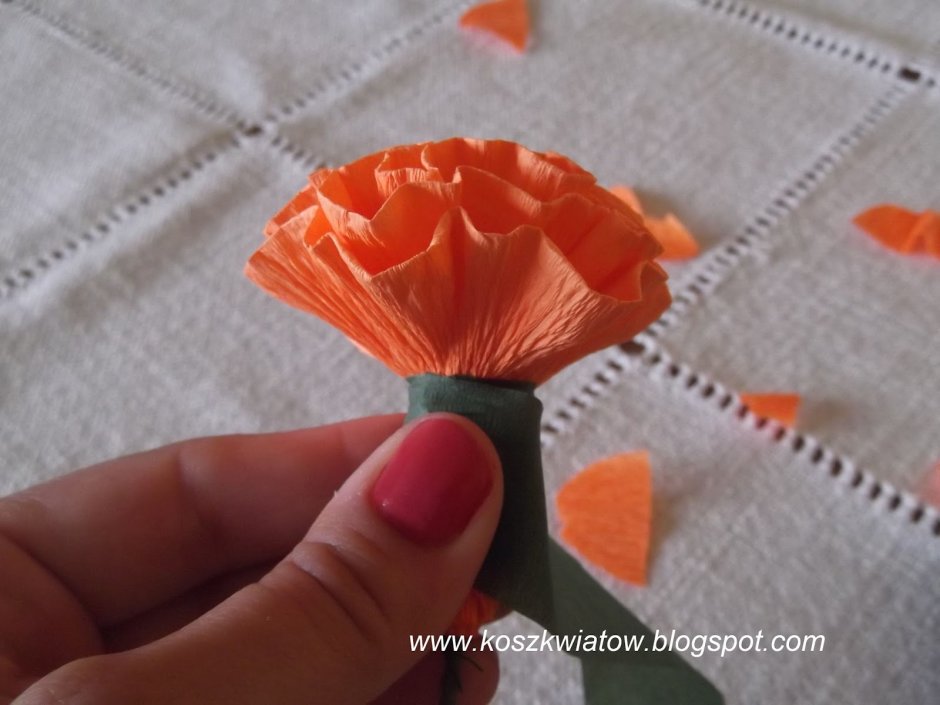Гвоздика оригами с закругленными кончиками