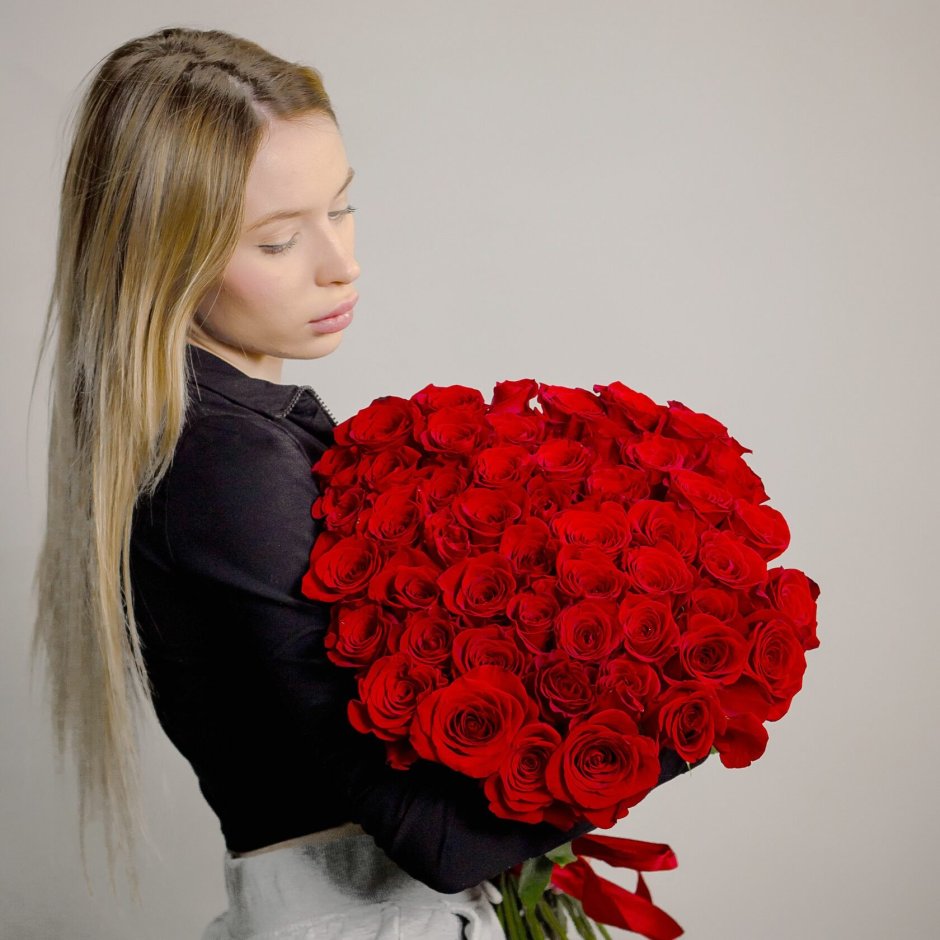 Букет 25 красных роз "Эквадор"