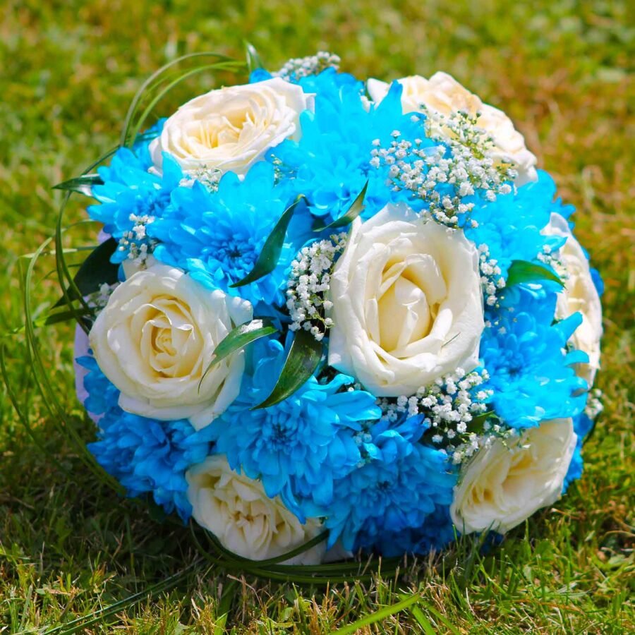 Букет невесты из синих хризантем
