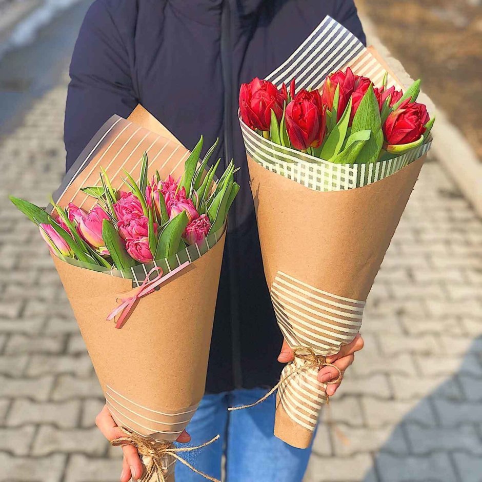 Букет цветов в крафтовой бумаге